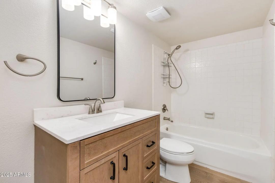 Real Estate Picture 15