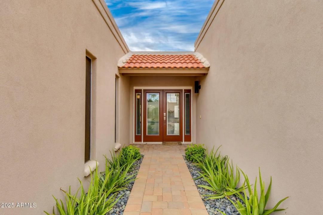 Real Estate Picture 3