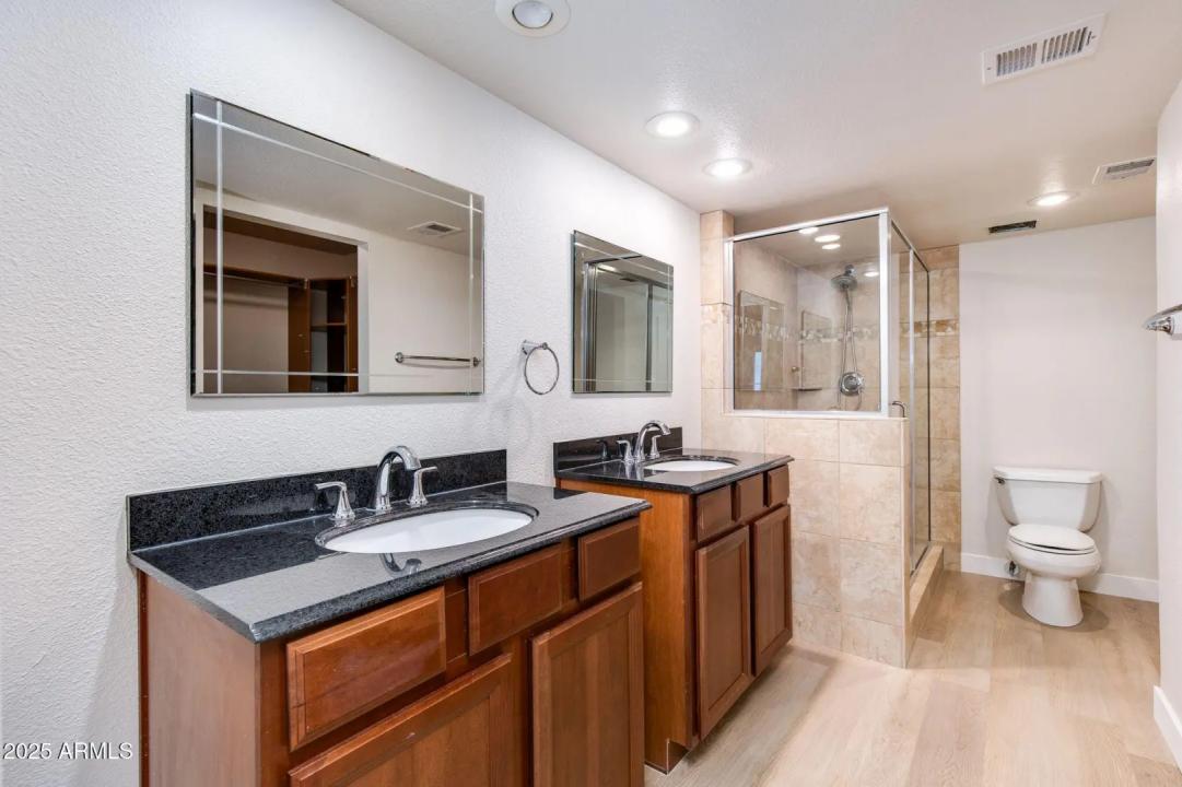 Real Estate Picture 12