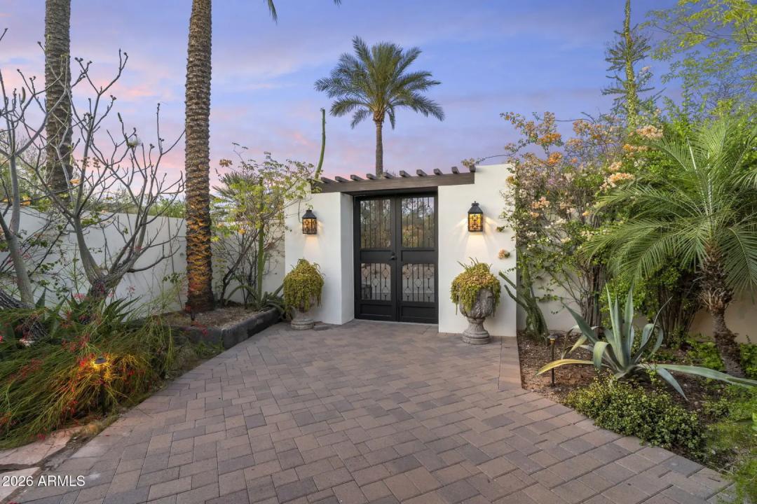 Real Estate Picture 9