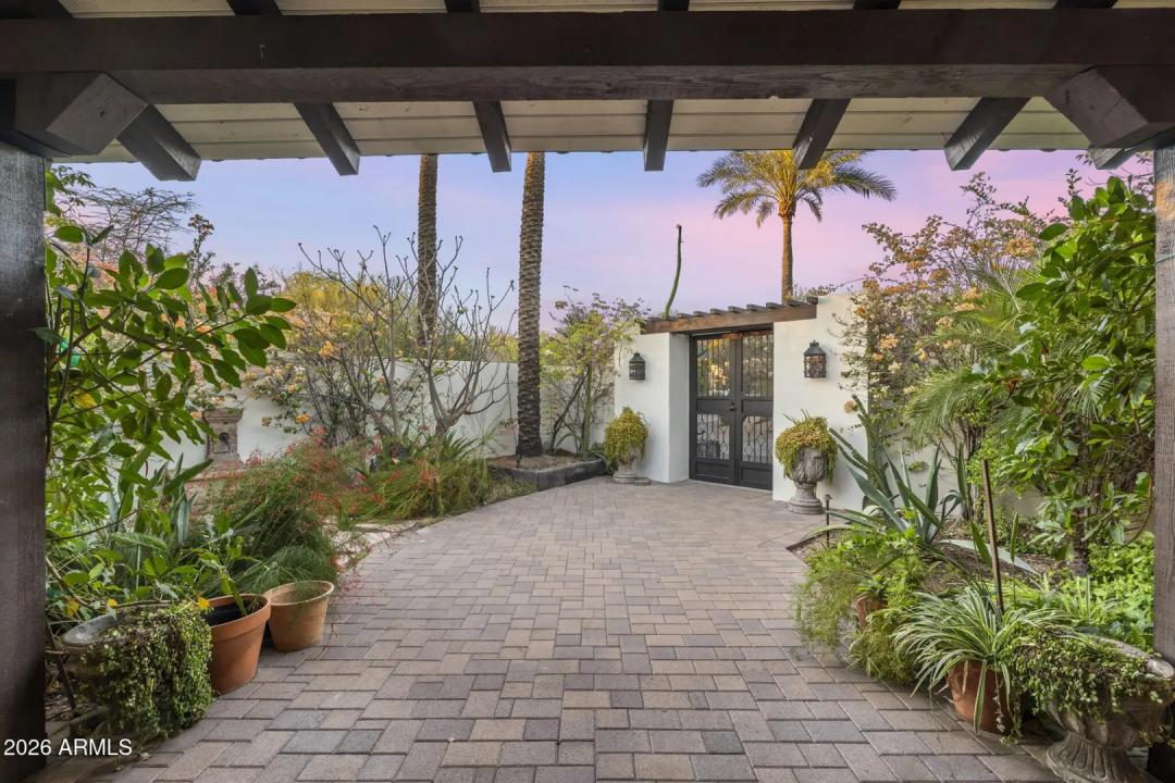 Real Estate Picture 18