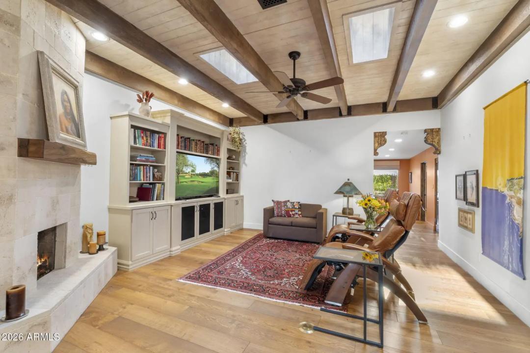 Real Estate Picture 23