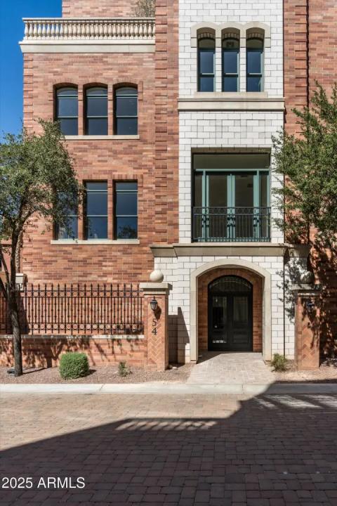 Real Estate Picture 5