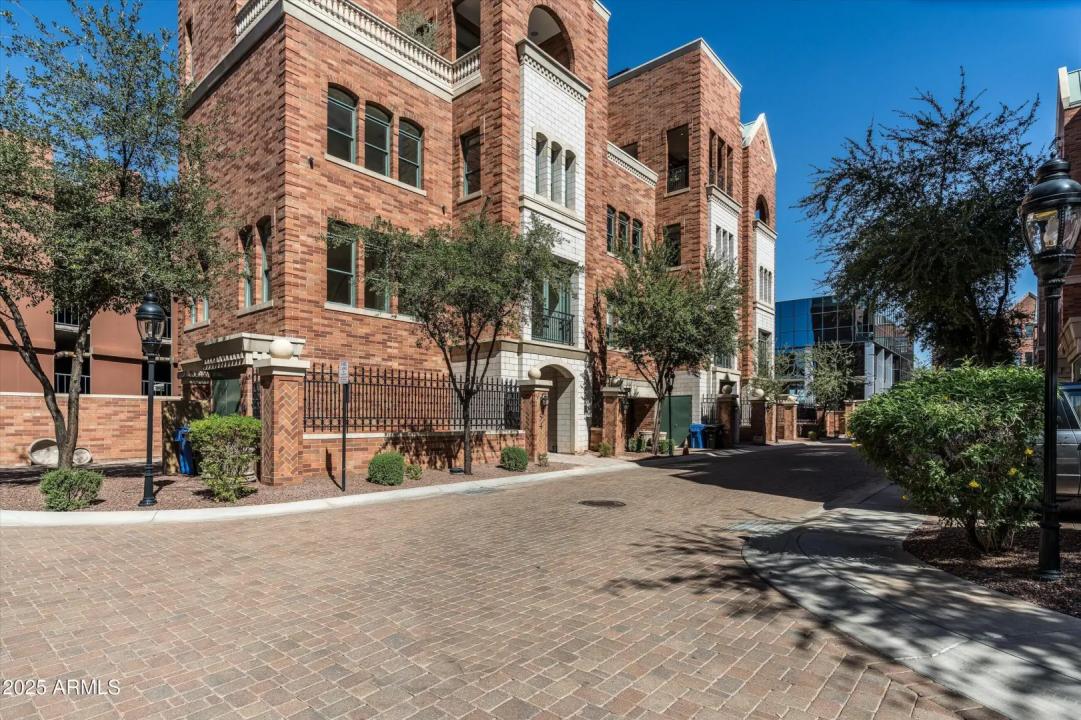 Real Estate Picture 29