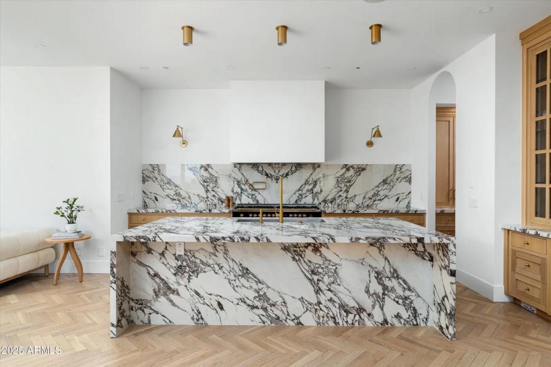 Real Estate Picture 3