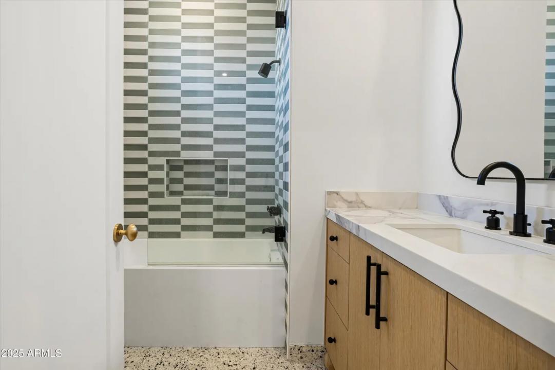 Real Estate Picture 26