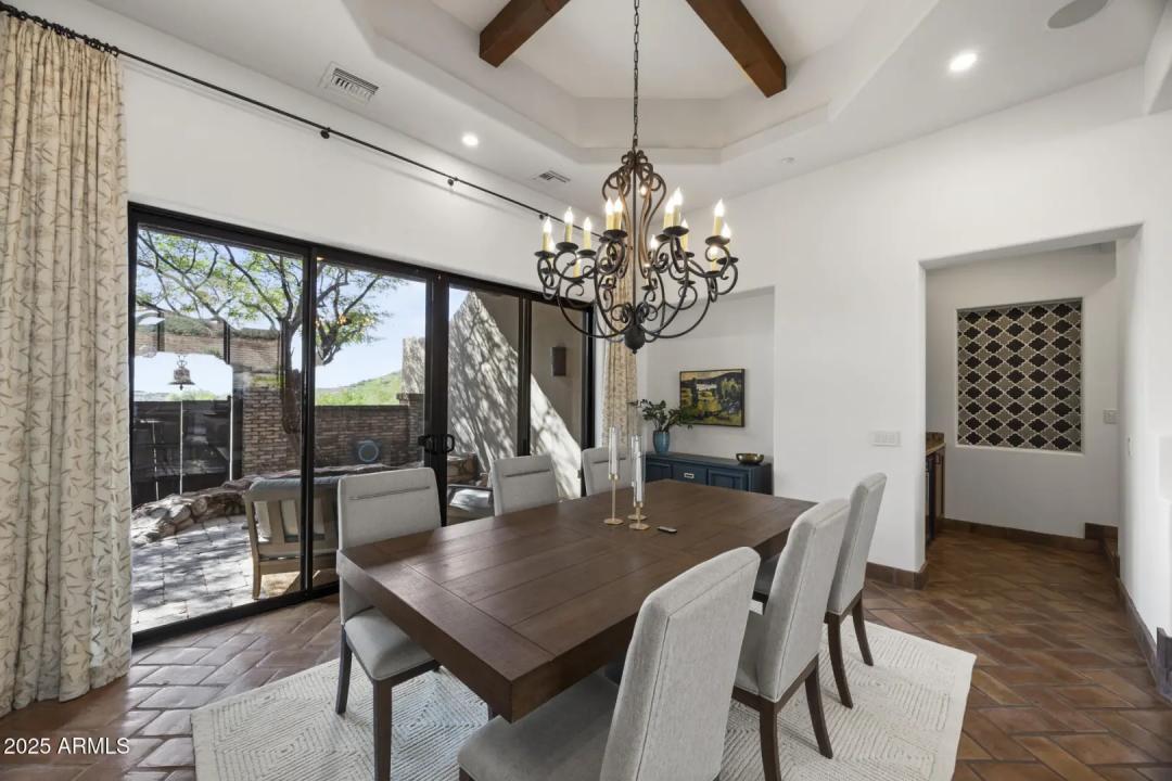 Real Estate Picture 5