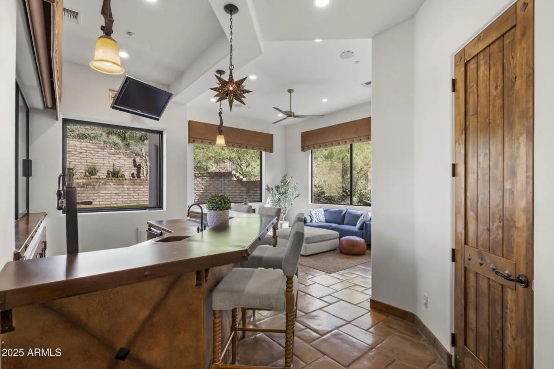Real Estate Picture 7