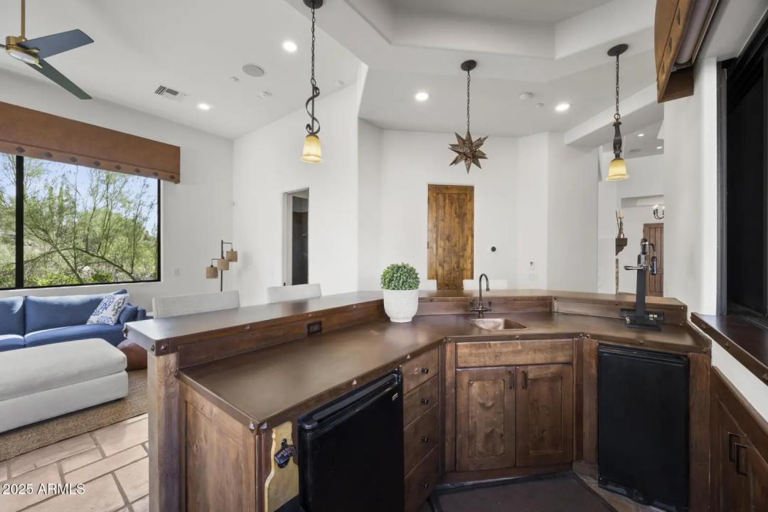 Real Estate Picture 10