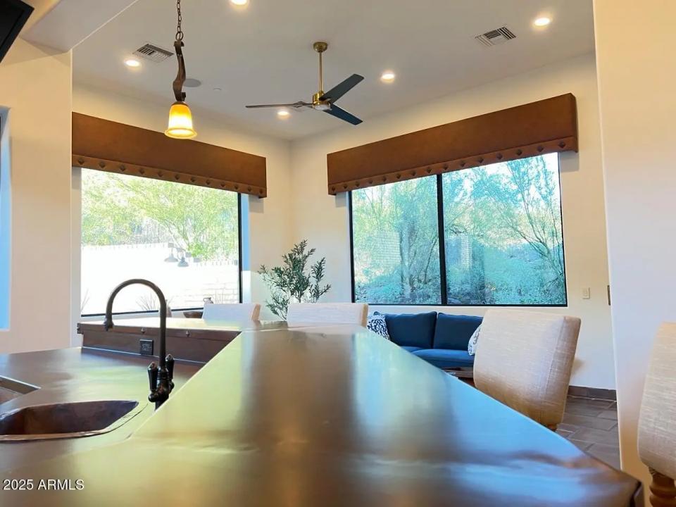 Real Estate Picture 11