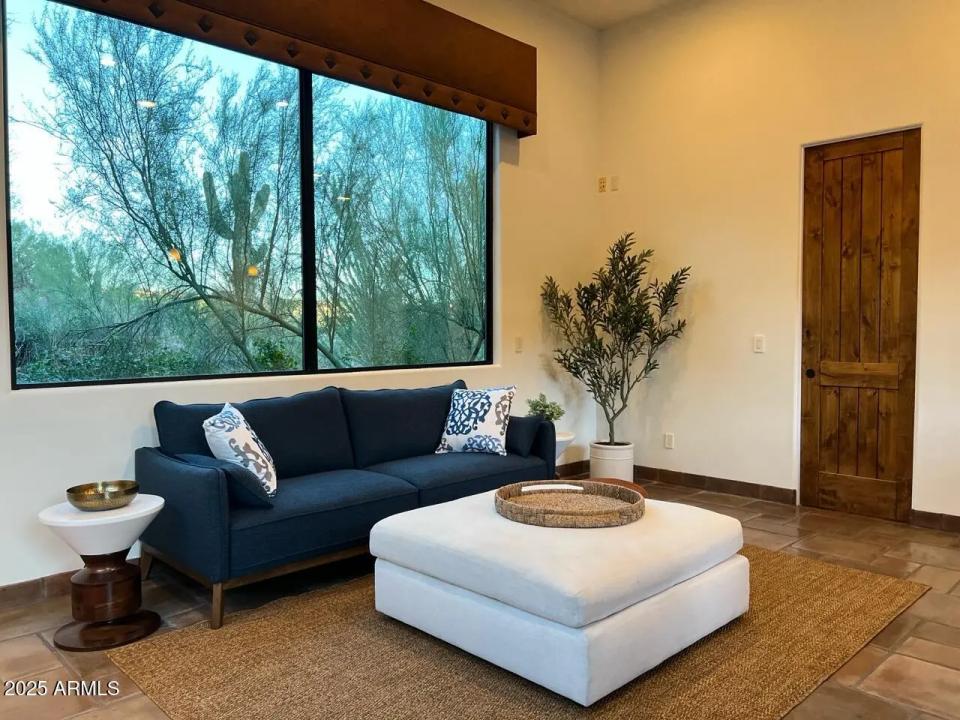 Real Estate Picture 12