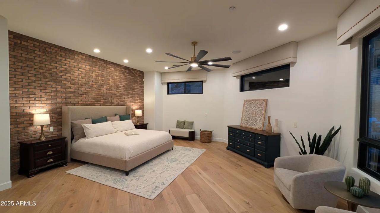 Real Estate Picture 16