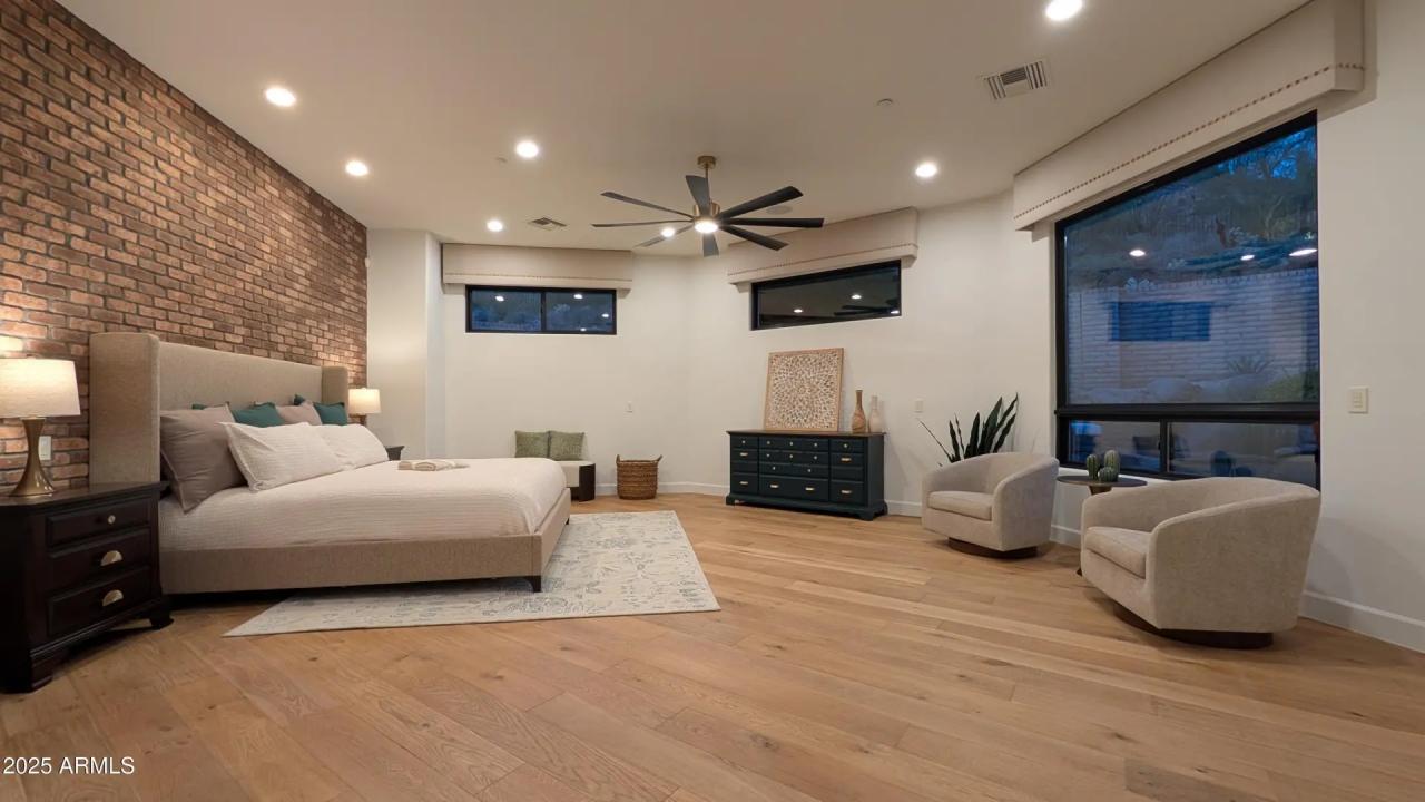 Real Estate Picture 17