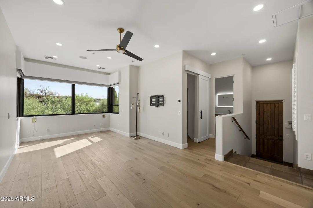 Real Estate Picture 26