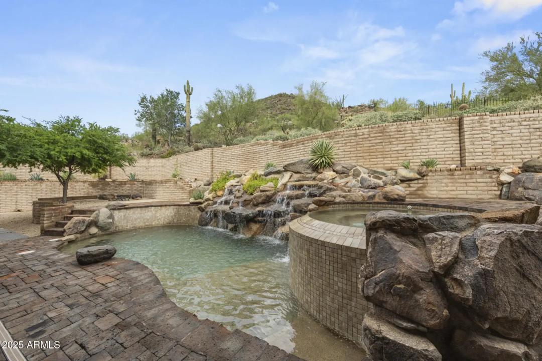 Real Estate Picture 30
