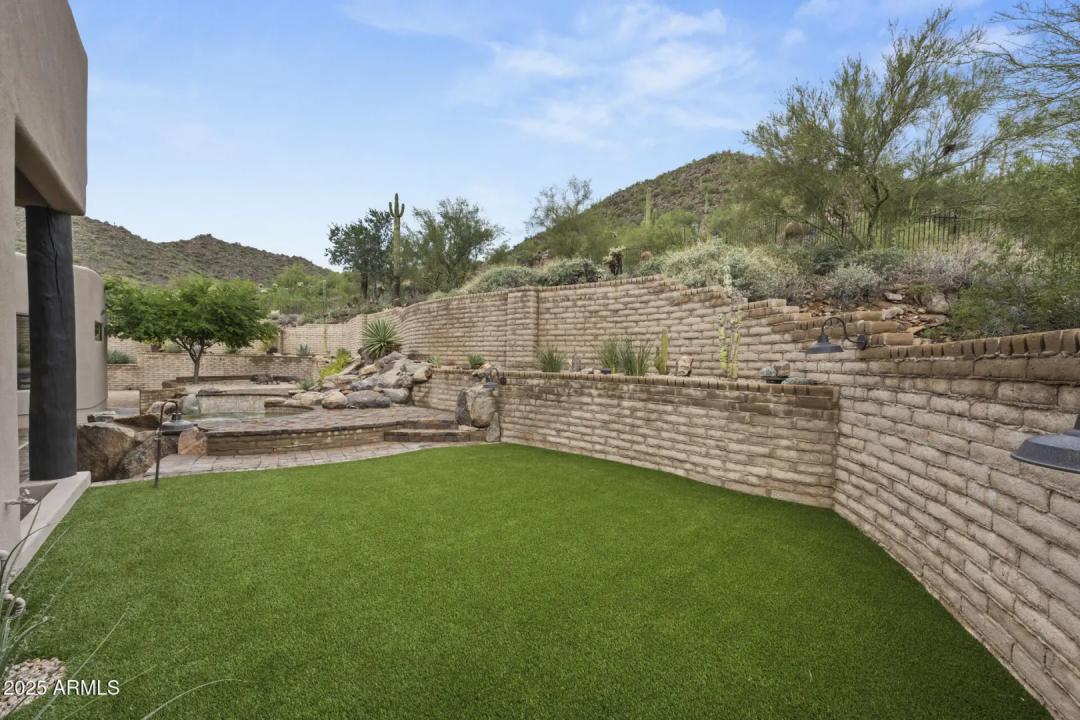 Real Estate Picture 32