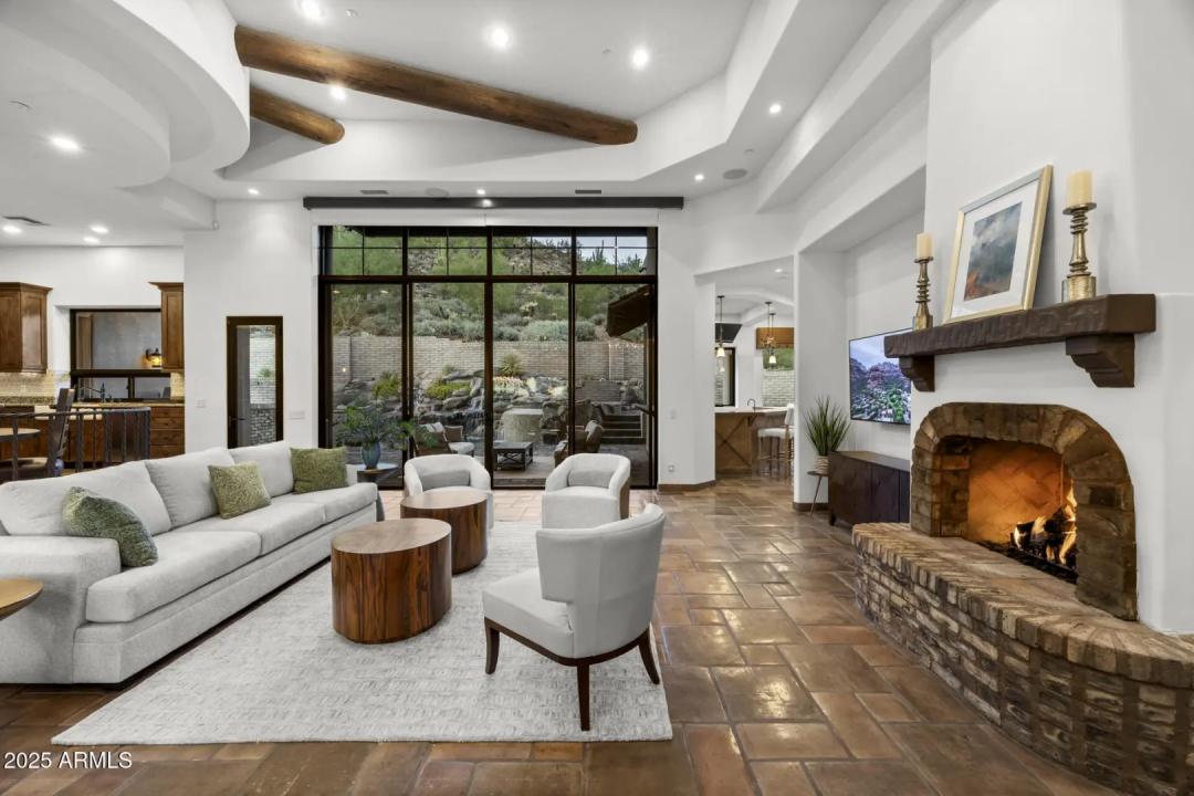 Real Estate Picture 3