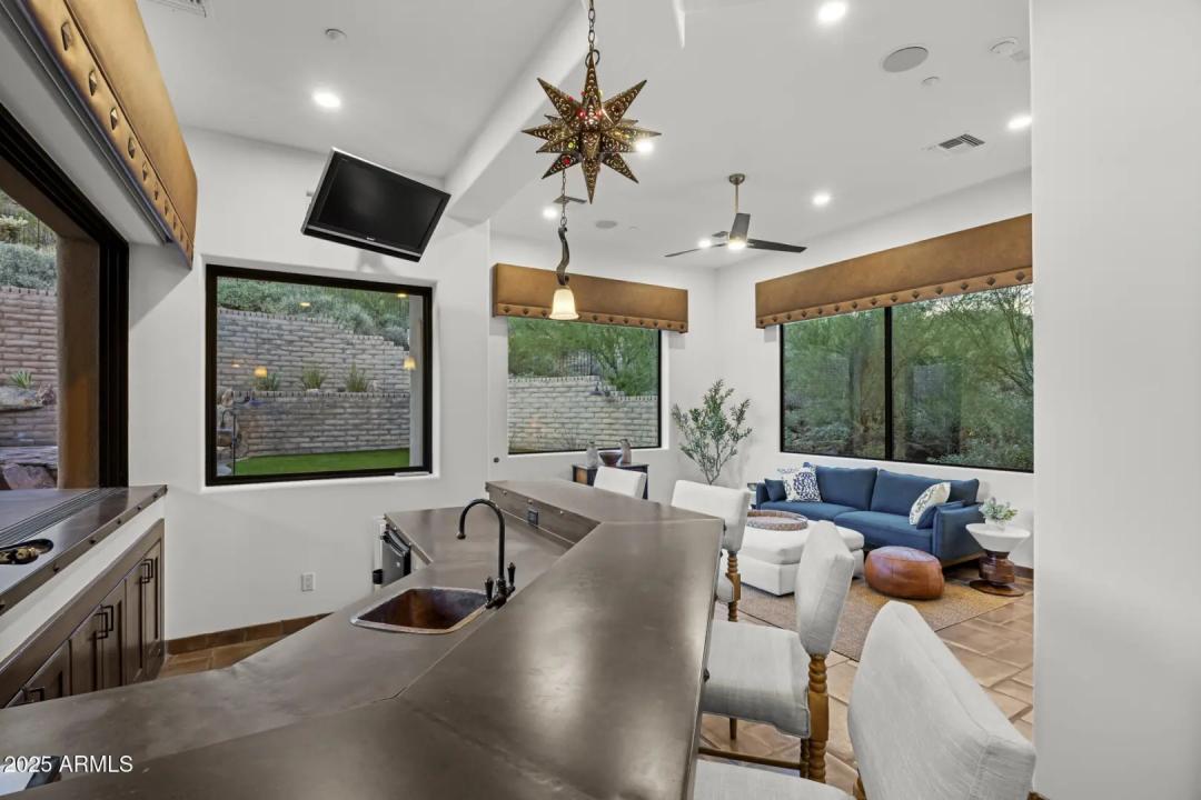 Real Estate Picture 9