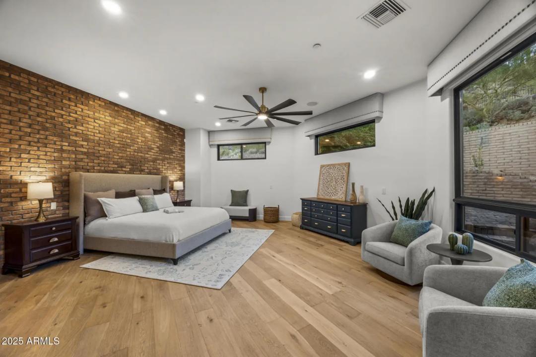 Real Estate Picture 17