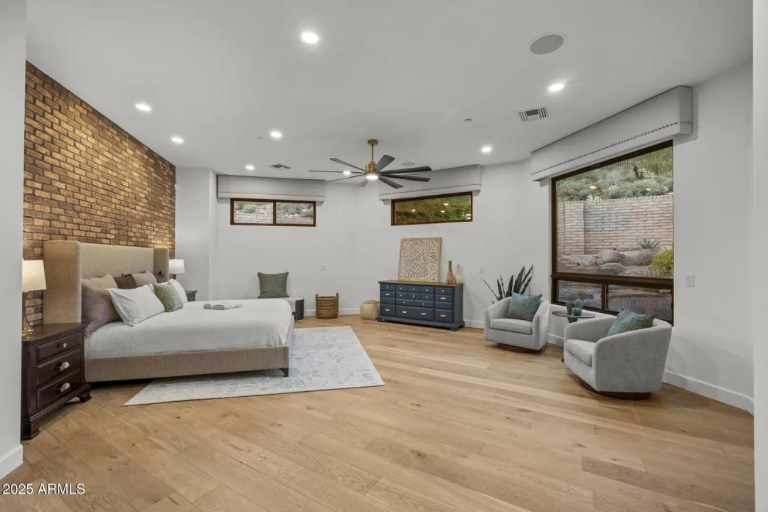 Real Estate Picture 16