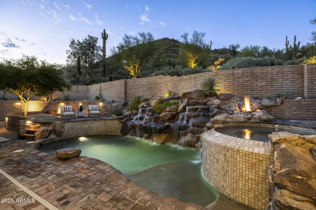 Real Estate Picture 30