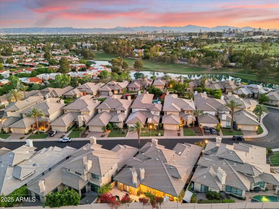 Real Estate Picture 3