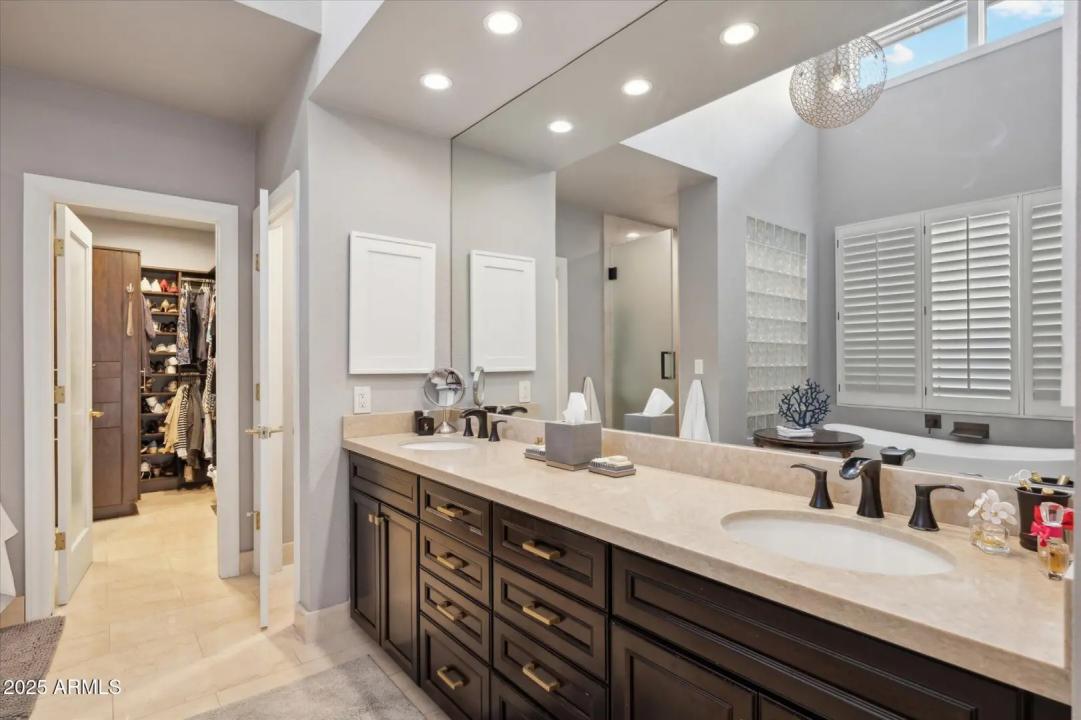 Real Estate Picture 10