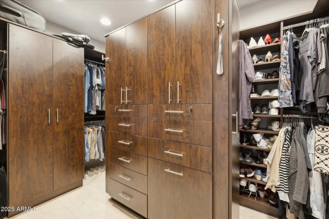 Real Estate Picture 12