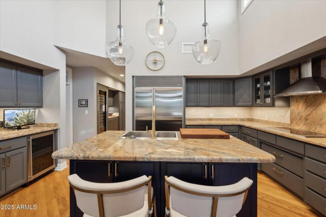 Real Estate Picture 14