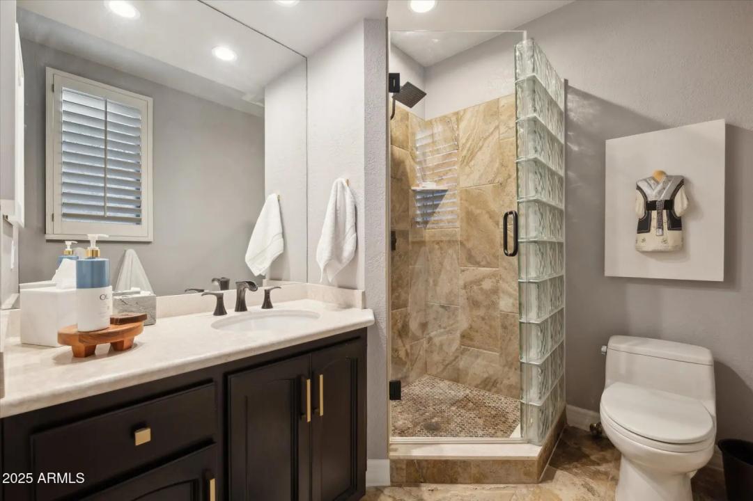 Real Estate Picture 19