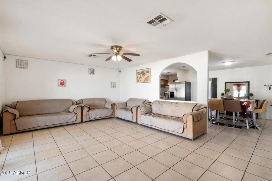 Real Estate Picture 3