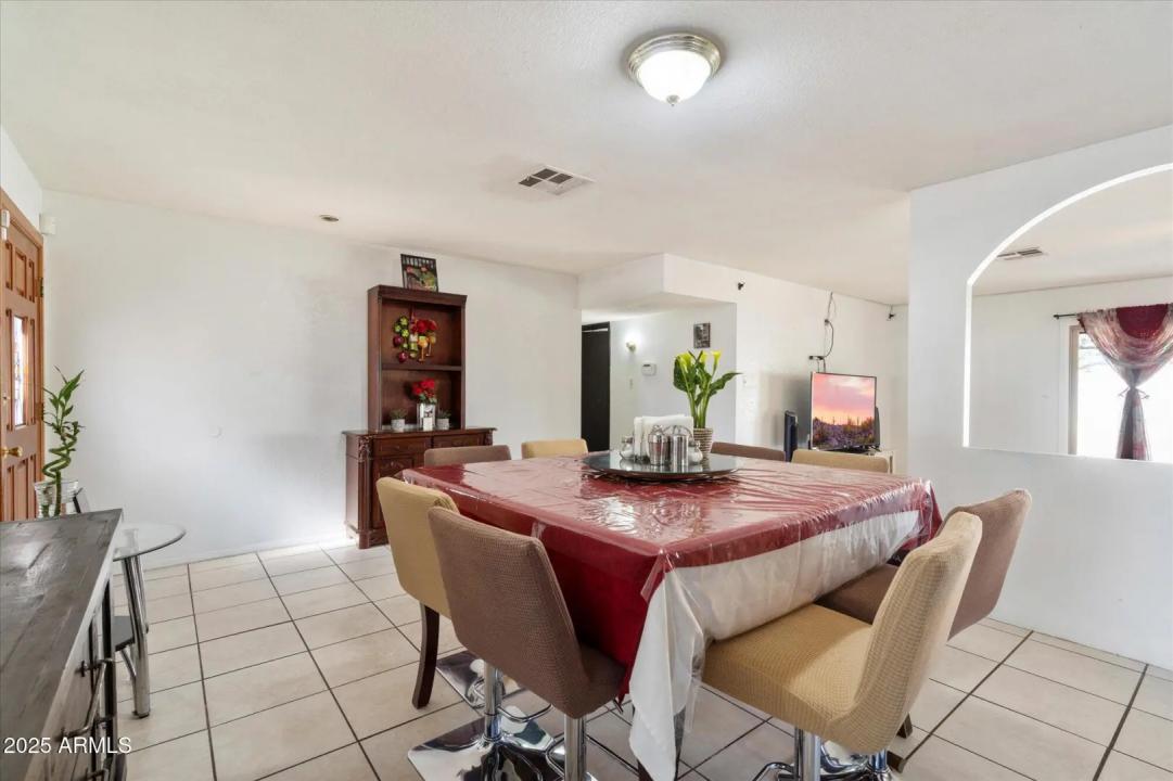 Real Estate Picture 5