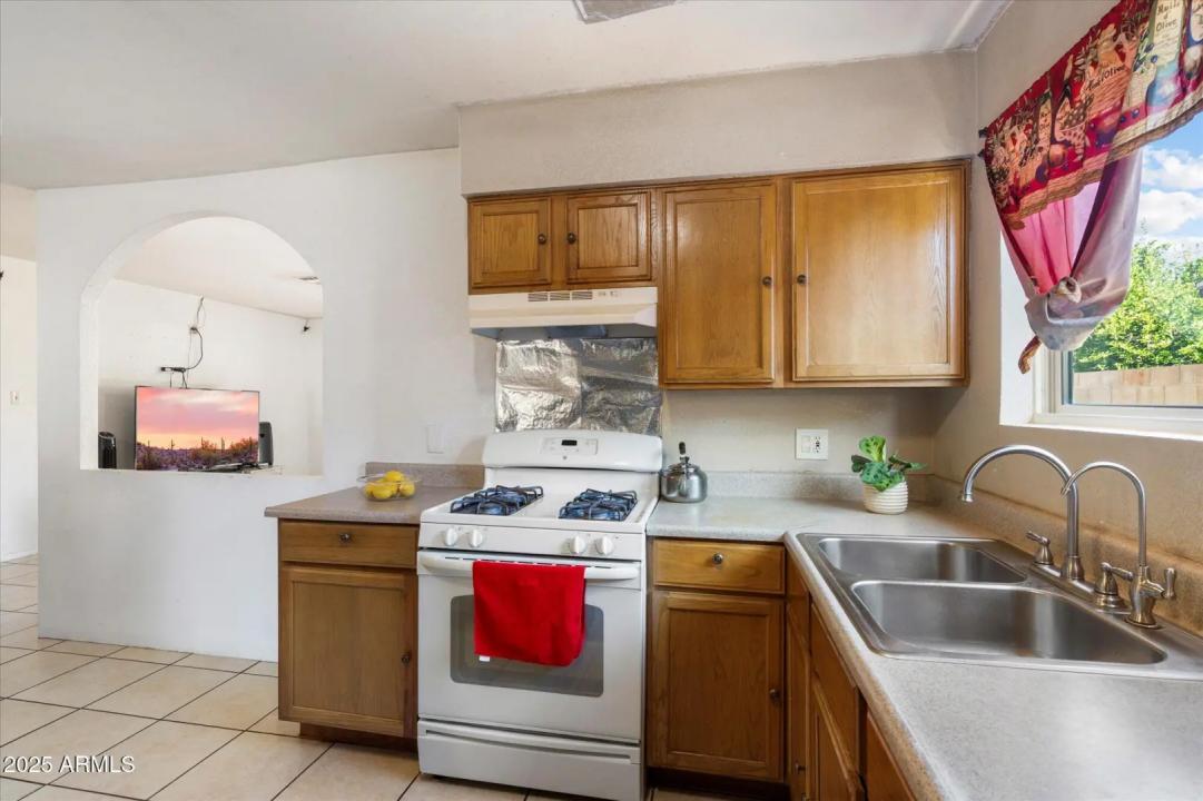 Real Estate Picture 6