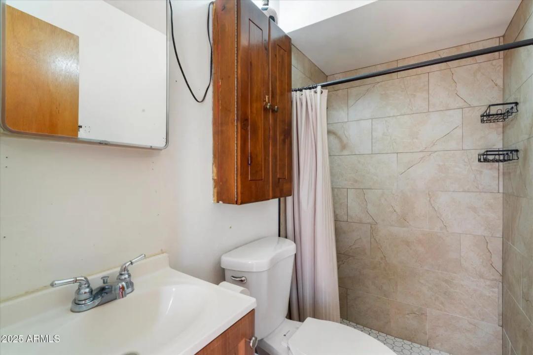 Real Estate Picture 10