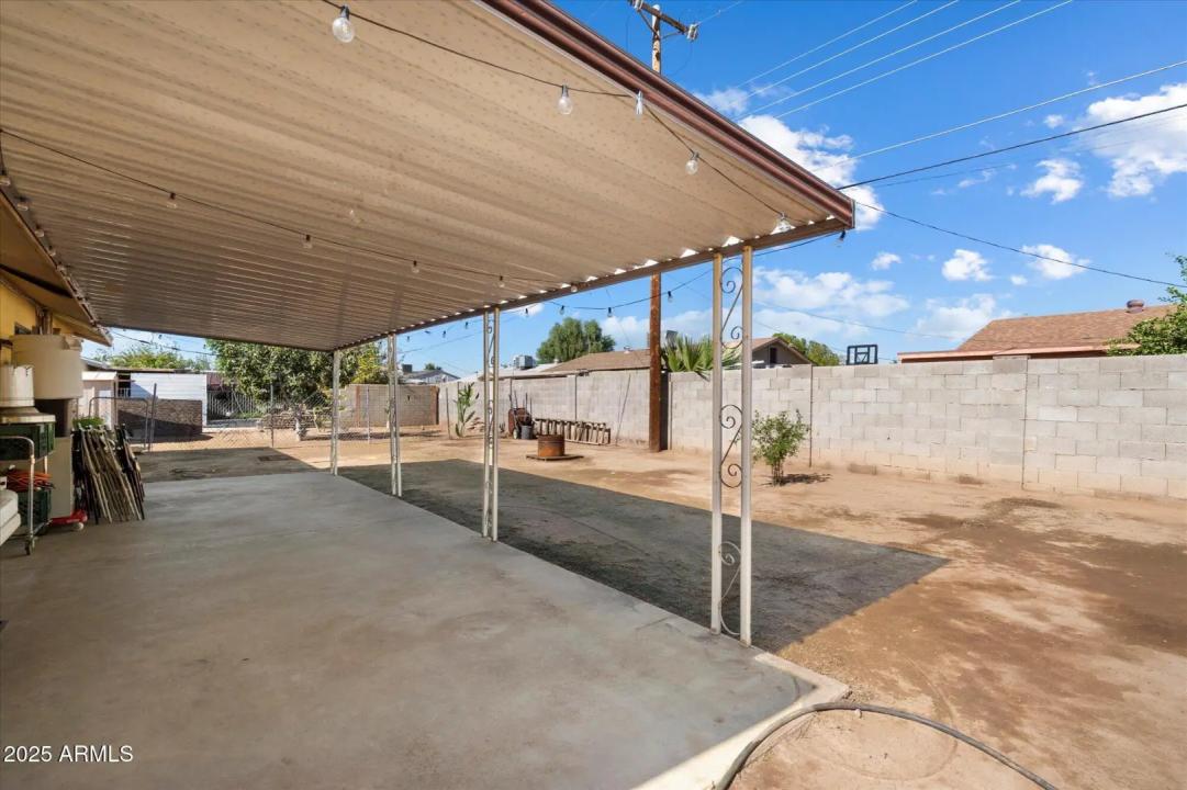 Real Estate Picture 17