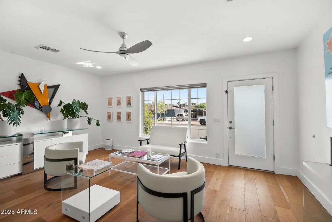 Real Estate Picture 6