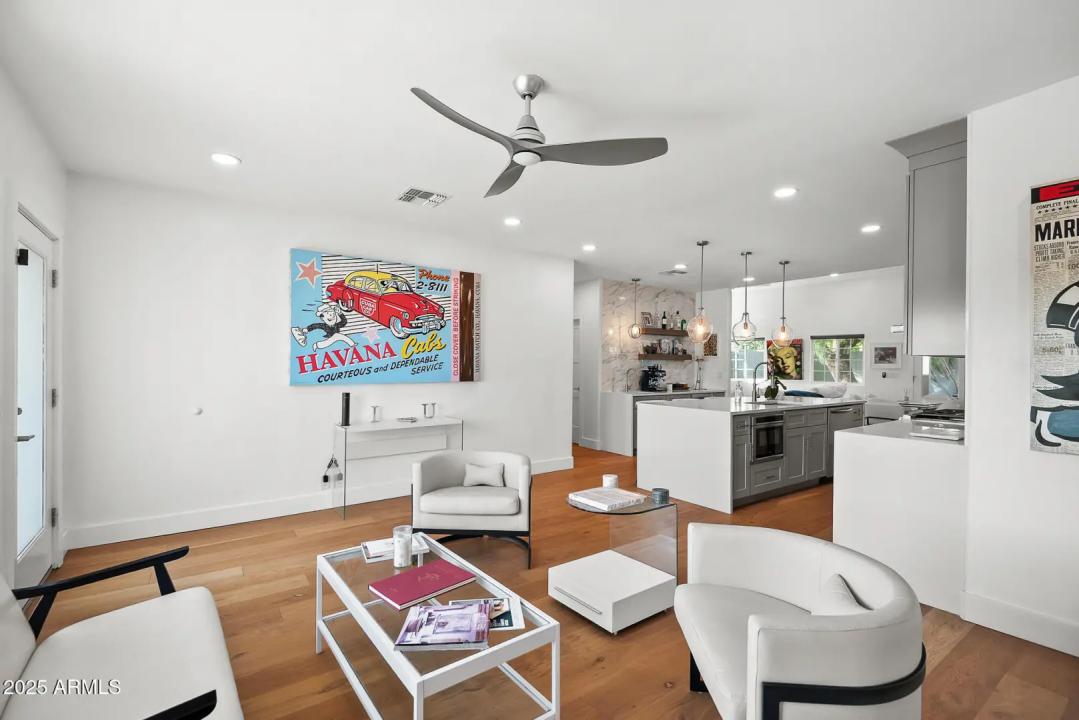 Real Estate Picture 8