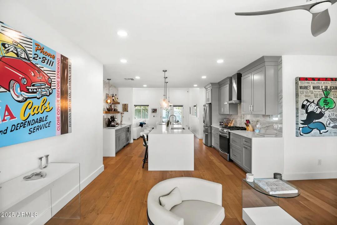 Real Estate Picture 9