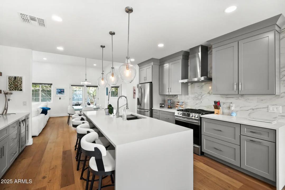 Real Estate Picture 10