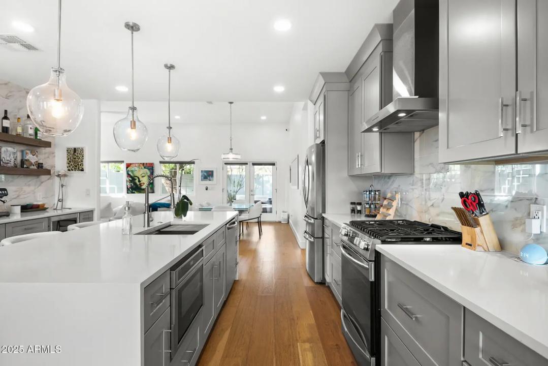 Real Estate Picture 14