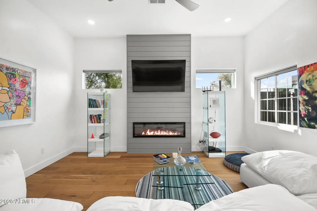 Real Estate Picture 17