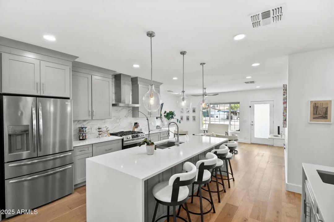 Real Estate Picture 19