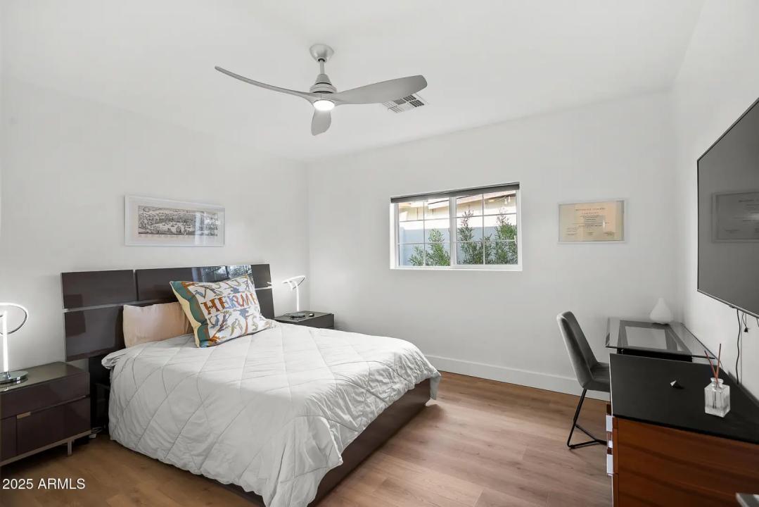 Real Estate Picture 26