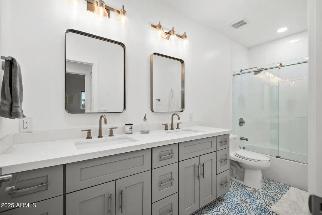 Real Estate Picture 28