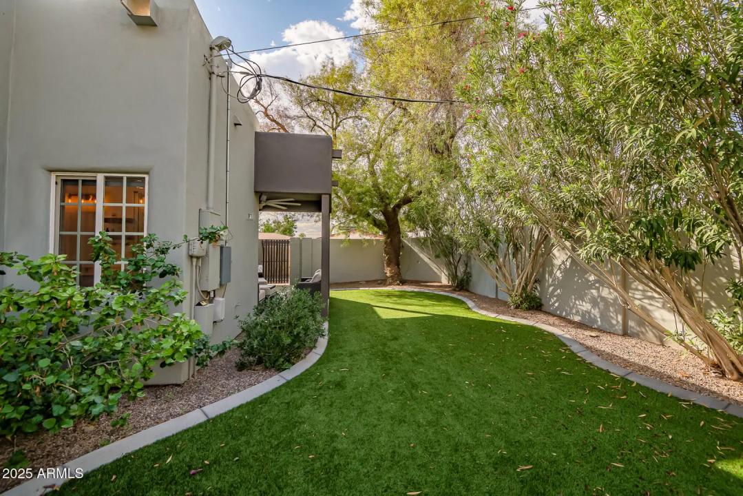 Real Estate Picture 34