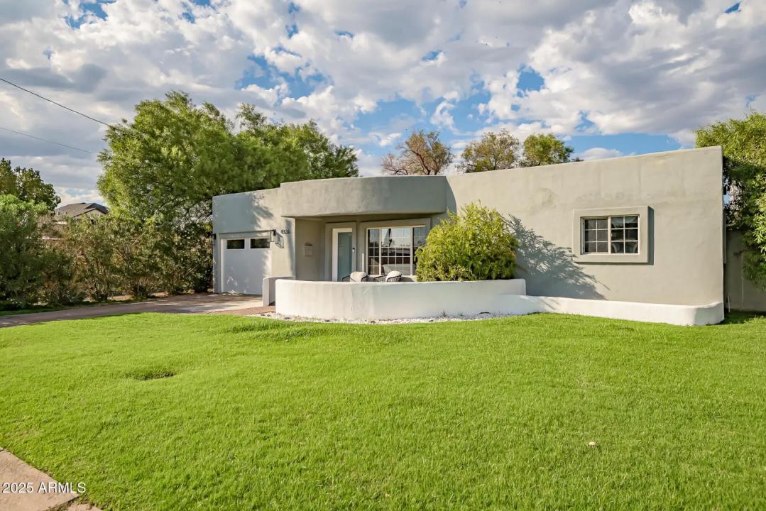 Real Estate Picture 3