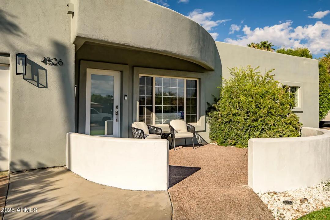 Real Estate Picture 4