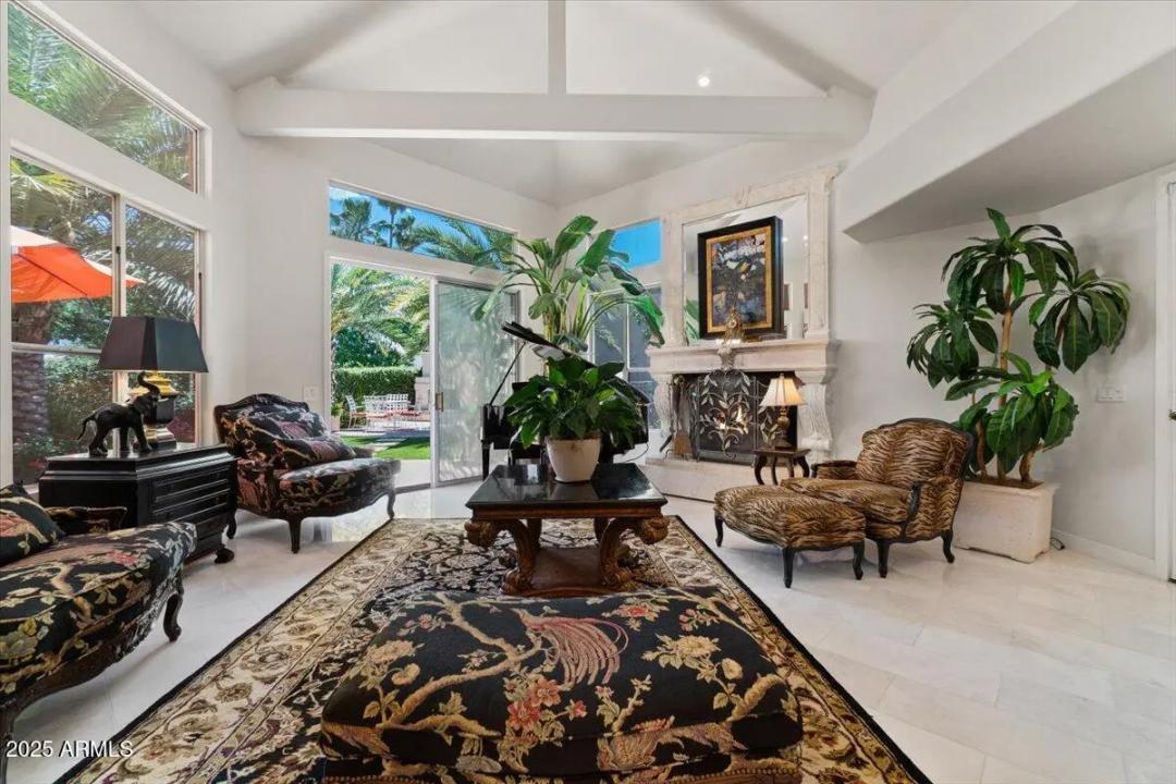 Real Estate Picture 4