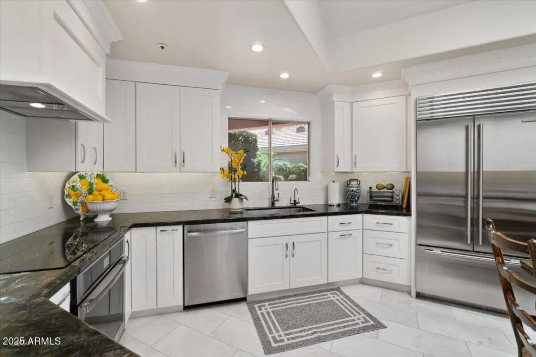 Real Estate Picture 6