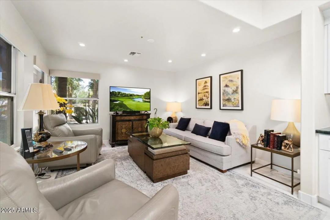 Real Estate Picture 8